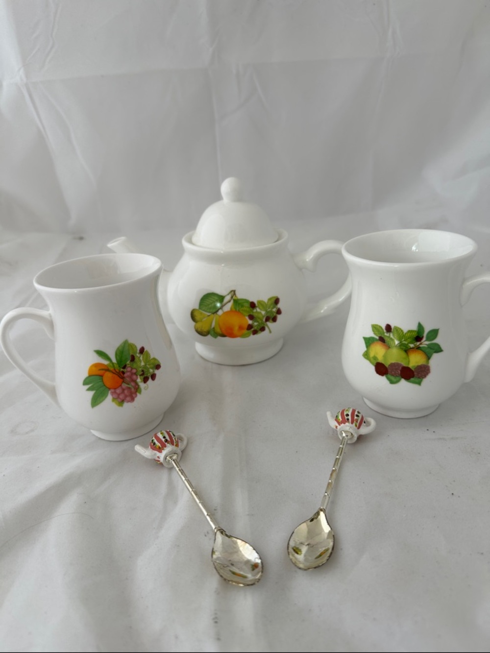 White Ceramic English  Tea Pot with Fruit decoration Mug Set.